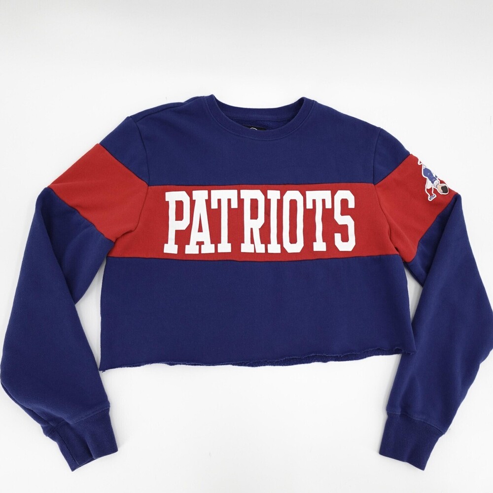 New England Patriots Sweatshirt Womens Small Blue Red NFL Football '47 Cropped